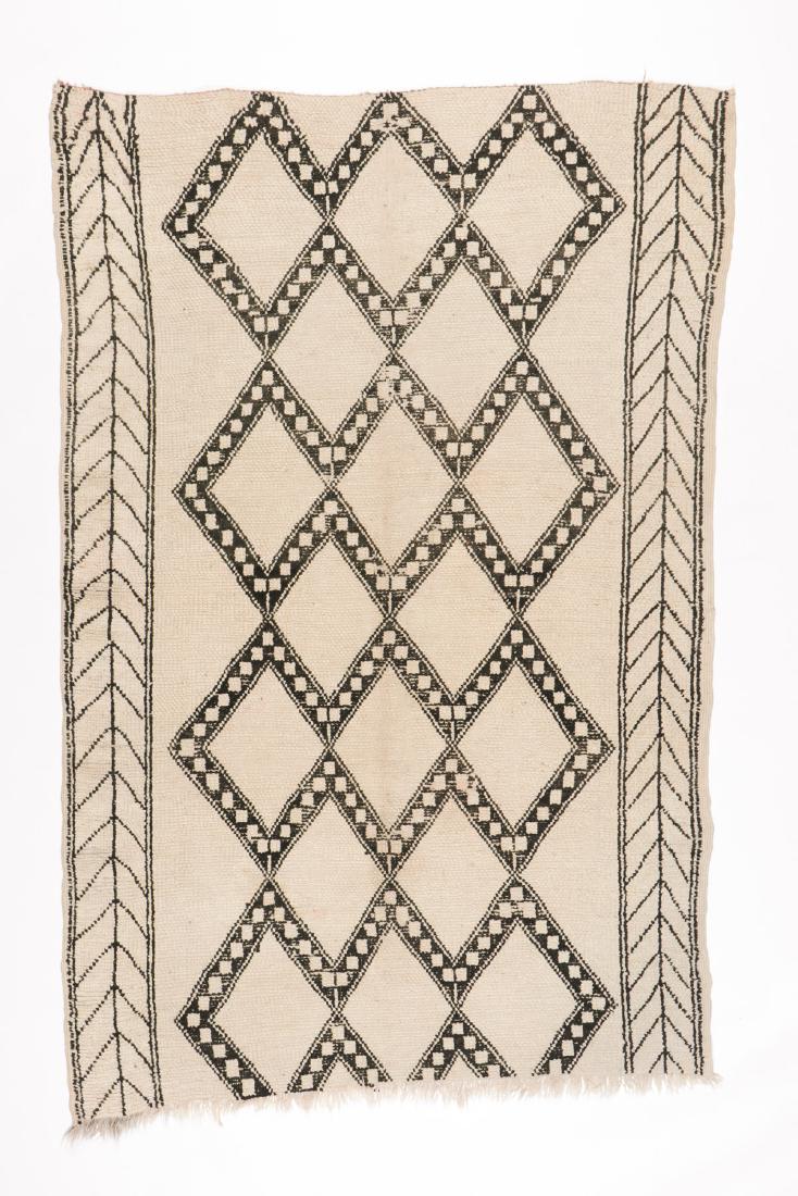 Vintage Moroccan Beni Ourain Rug: 5'11'' x 9'4'' (1 of 6)