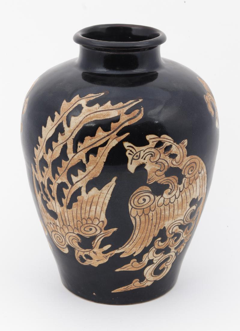 Chinese Qing Dynasty Jizhou Ware Jar (1 of 6)