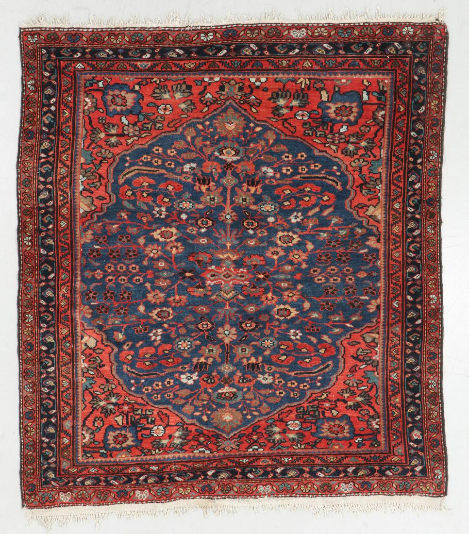 Antique Sultanabad Rug, Persia: 5'2'' x 5'10'' (1 of 6)