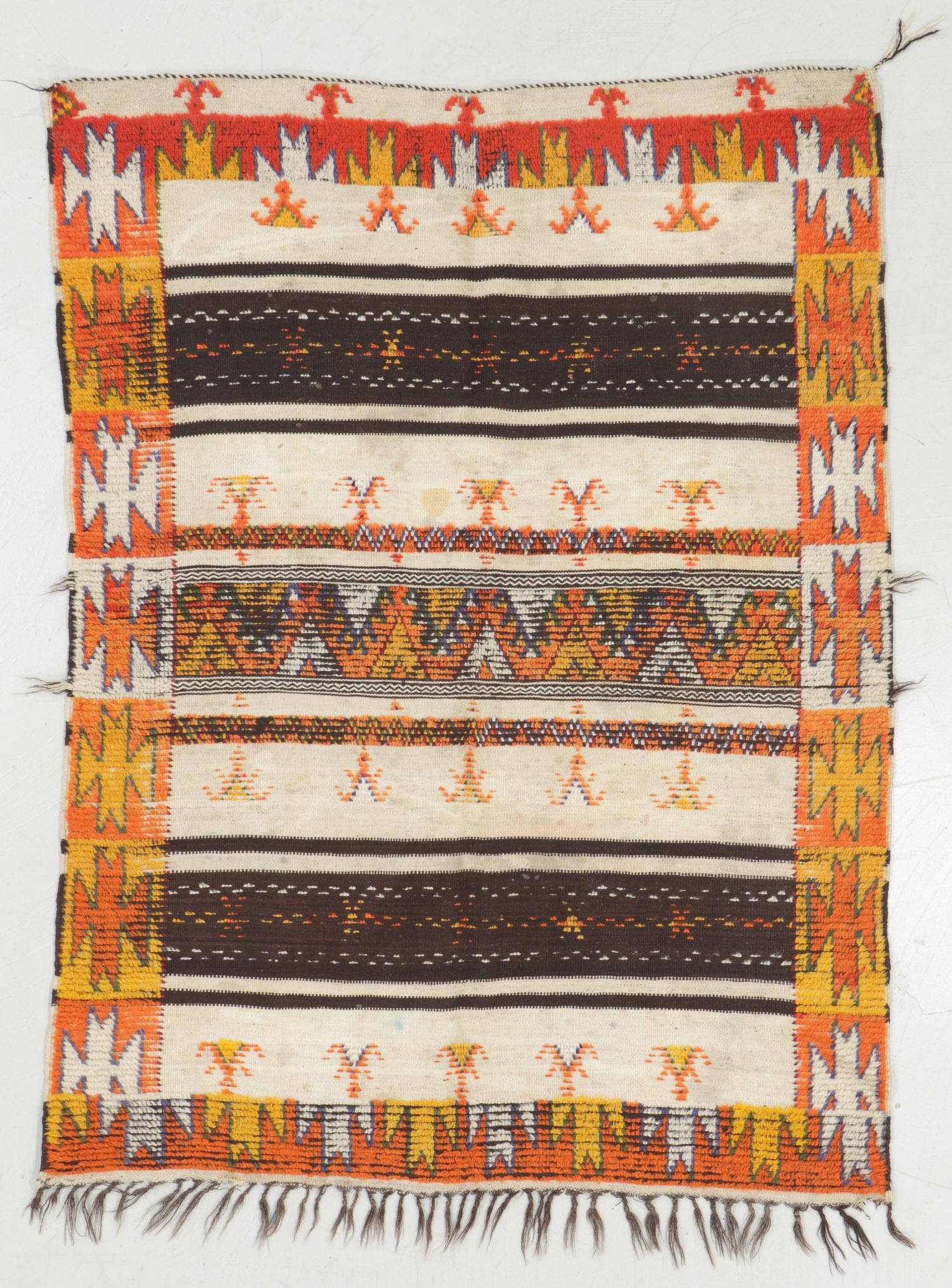 Semi-Antique Mixed Weave Rug, Morocco: 4'5'' x 5'9'': Semi-Antique Mixed Weave Rug, Morocco: 4'5'' x 5'9'' (135 x 175 cm). 6 lbs.