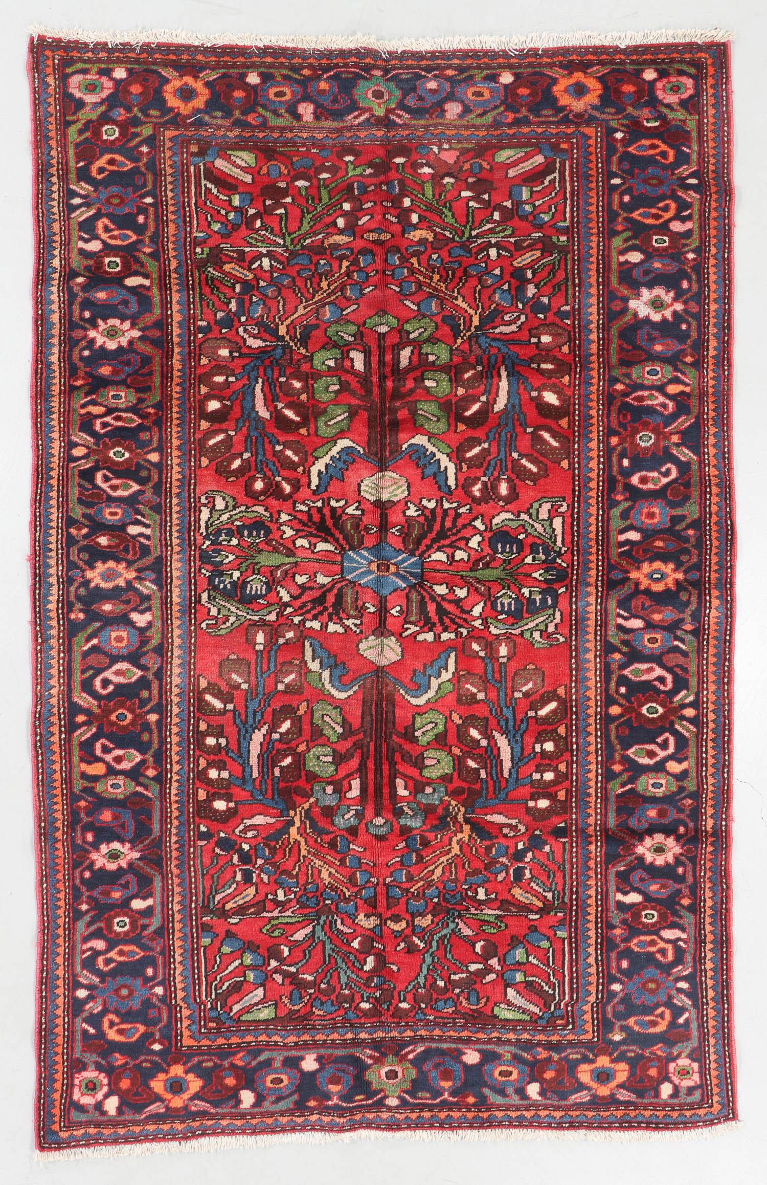 Semi-Antique Baktiari Rug, Persia: 5'2'' x 8'1'' (1 of 6)