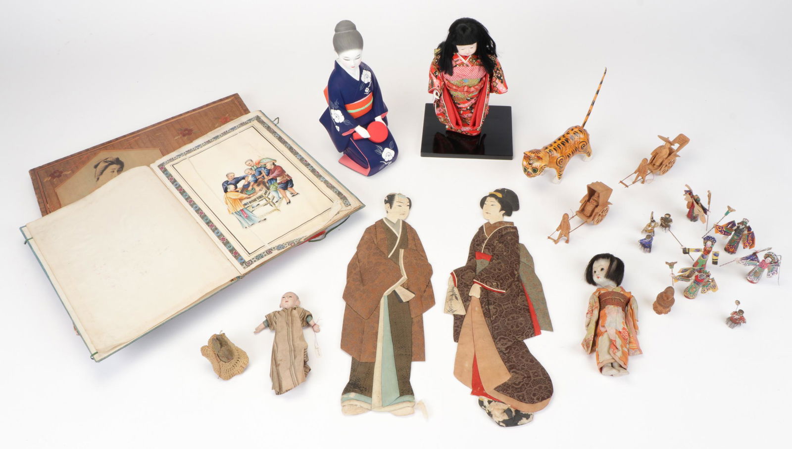 Group of Vintage Asian Dolls (1 of 4)