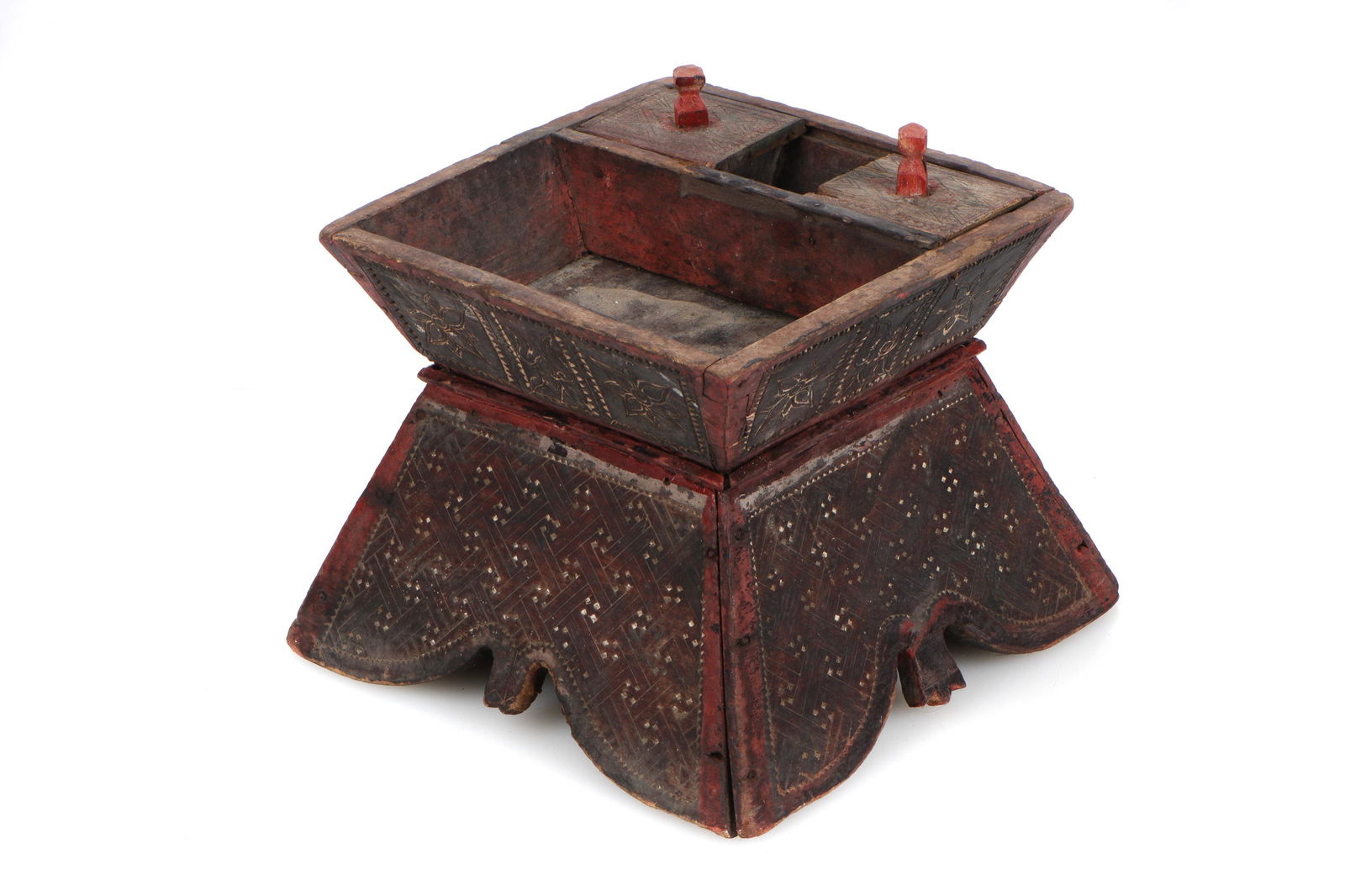 Hand Carved Lacquered Thai Betel Nut Tray (1 of 7)