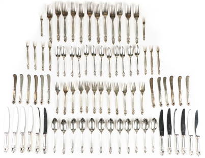 Georg Jensen Sterling Silver Acorn Pattern 81 pieces: Georg Jensen Sterling Silver Acorn Pattern 81 pieces.Weight approximately (without knives with stainless blades): 91 ozt. Provenance: Ex. Collection Phyllis Rose and Laurent de Brunhoff.