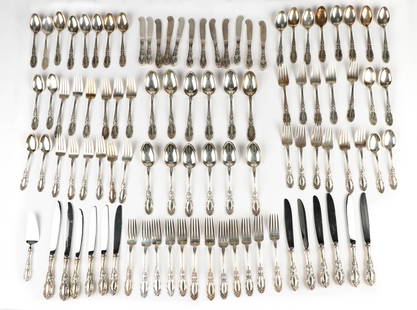 Towle Sterling "King Richard" Flatware, 96 Pieces: Towle Sterling "King Richard" Flatware. 96 Pieces. Weight approximately (without knives with stainless blades): 135 ozt. Provenance: Ex. Collection Phyllis Rose and Laurent de Brunhoff.