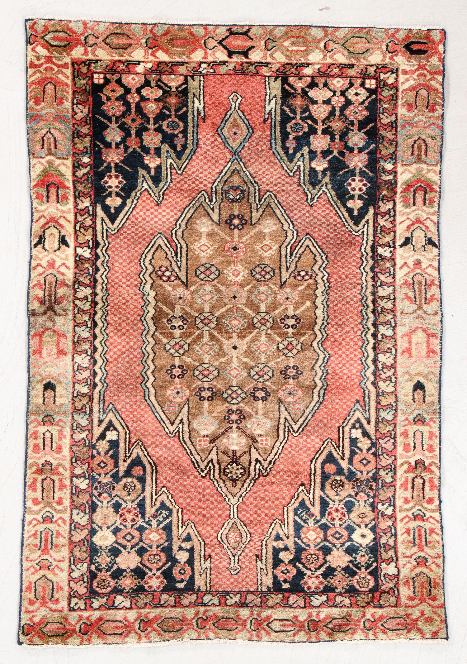 Mazlagan Rug, Persia, Early/Mid 20th C., 3'0'' x 4'5'' (1 of 5)