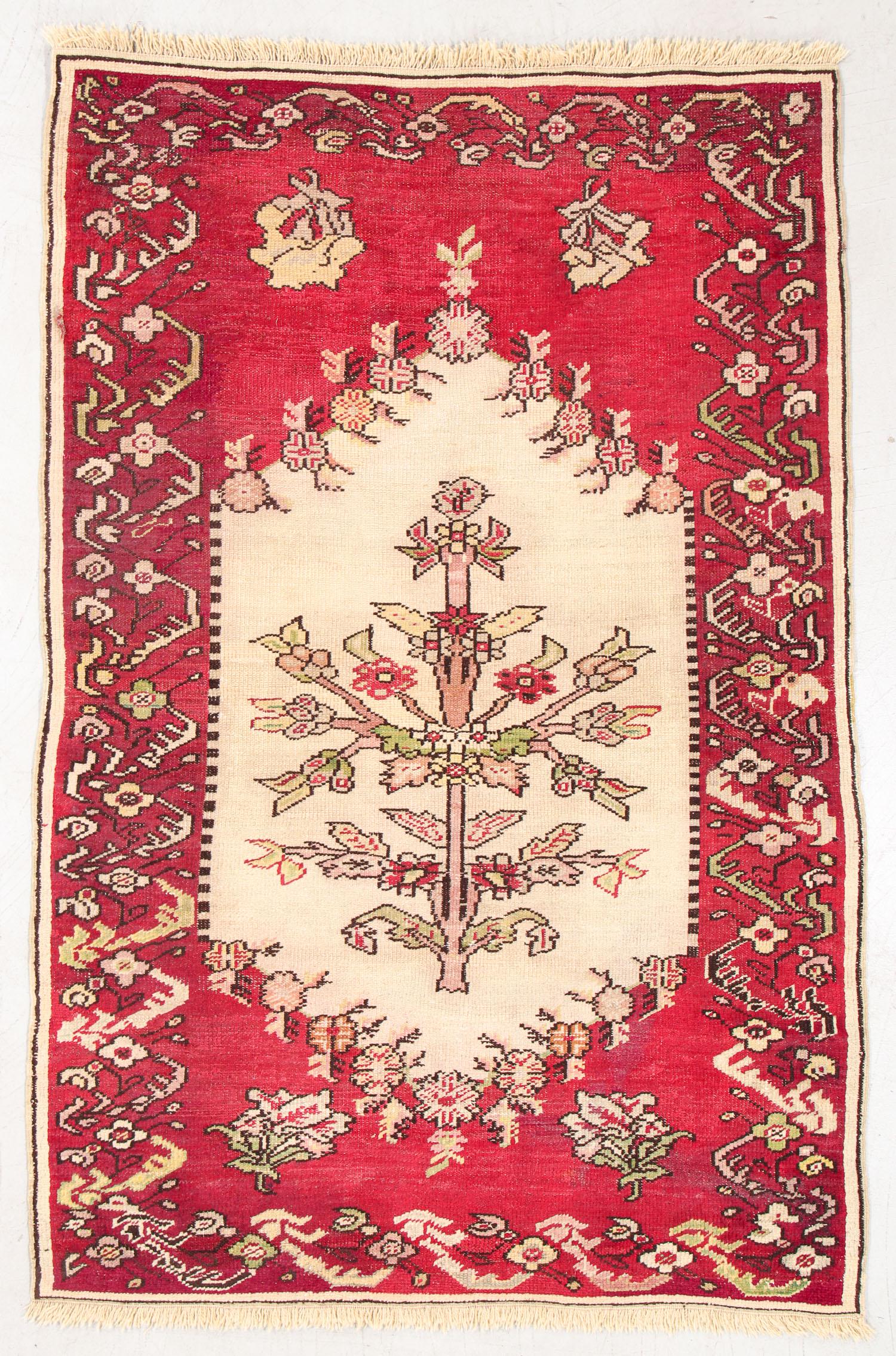 Ghiordes Rug, Turkey, Early 20th C., 3'8'' x 5'9'' (1 of 5)