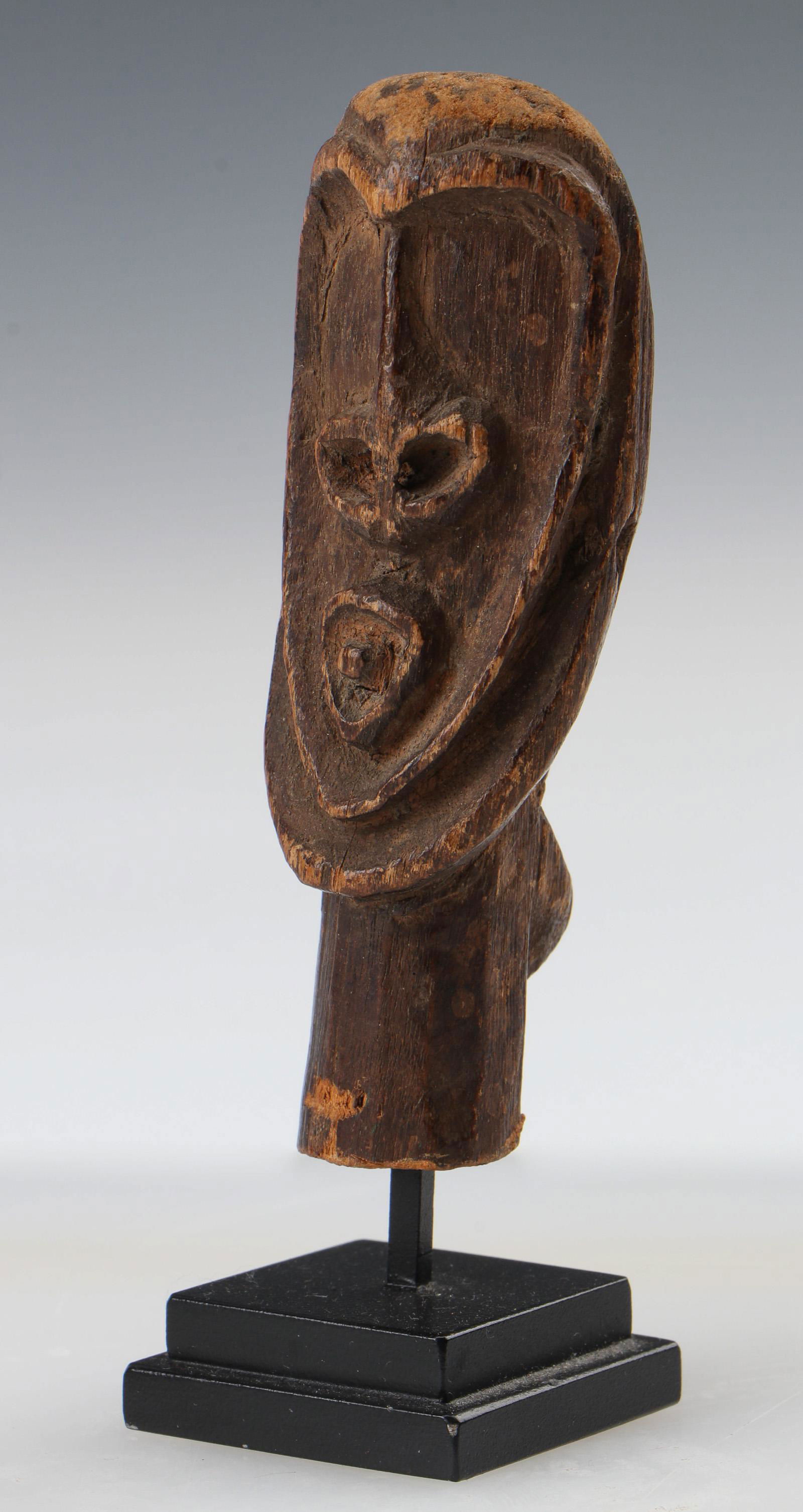 Pre-Contact Karawari River Carved Wood Head, PNG (1 of 5)