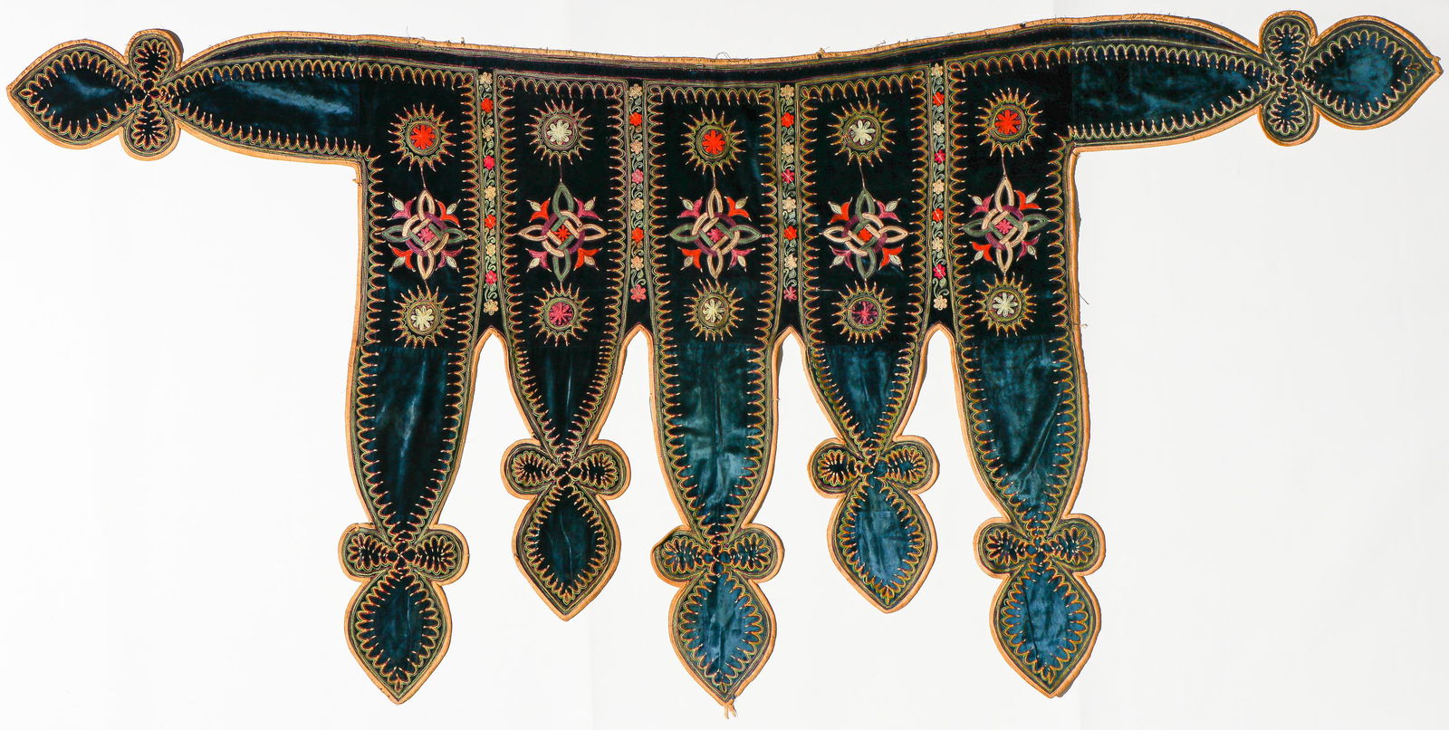 Amhara Velvet and Silk Embroidered Cape "Lembde", (1 of 5)