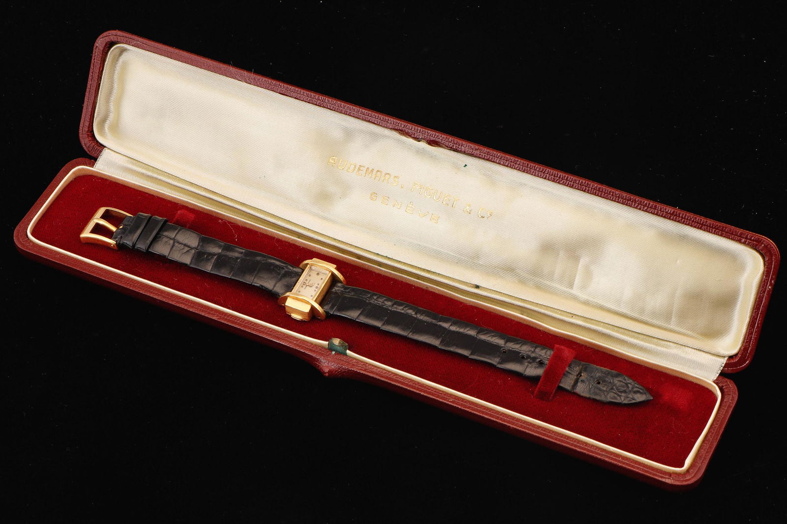 Vintage Lady's Audemars Piguet Swiss Watch (1 of 7)