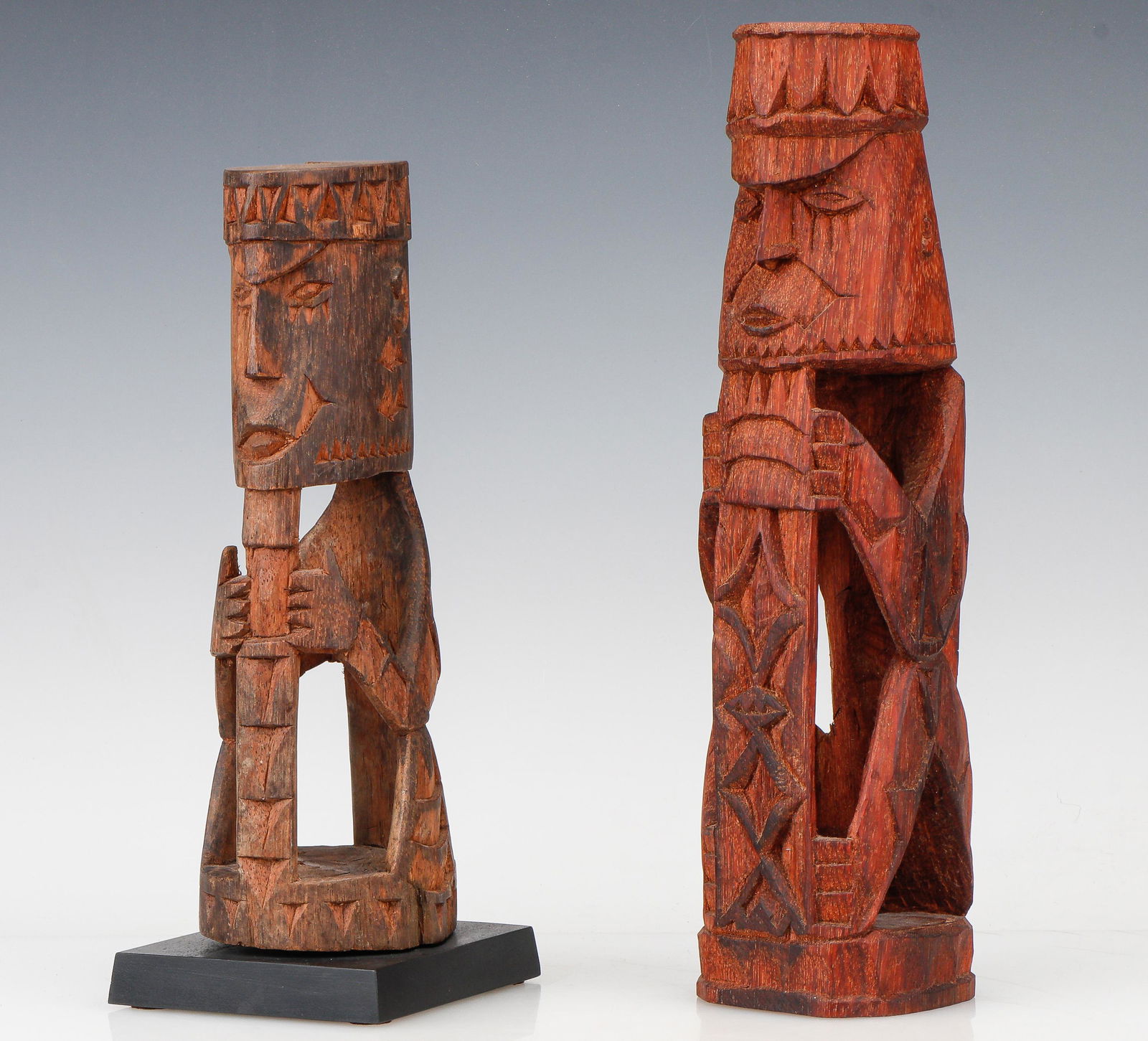 2 Old Mimika Ancestor Figures, PNG (1 of 5)
