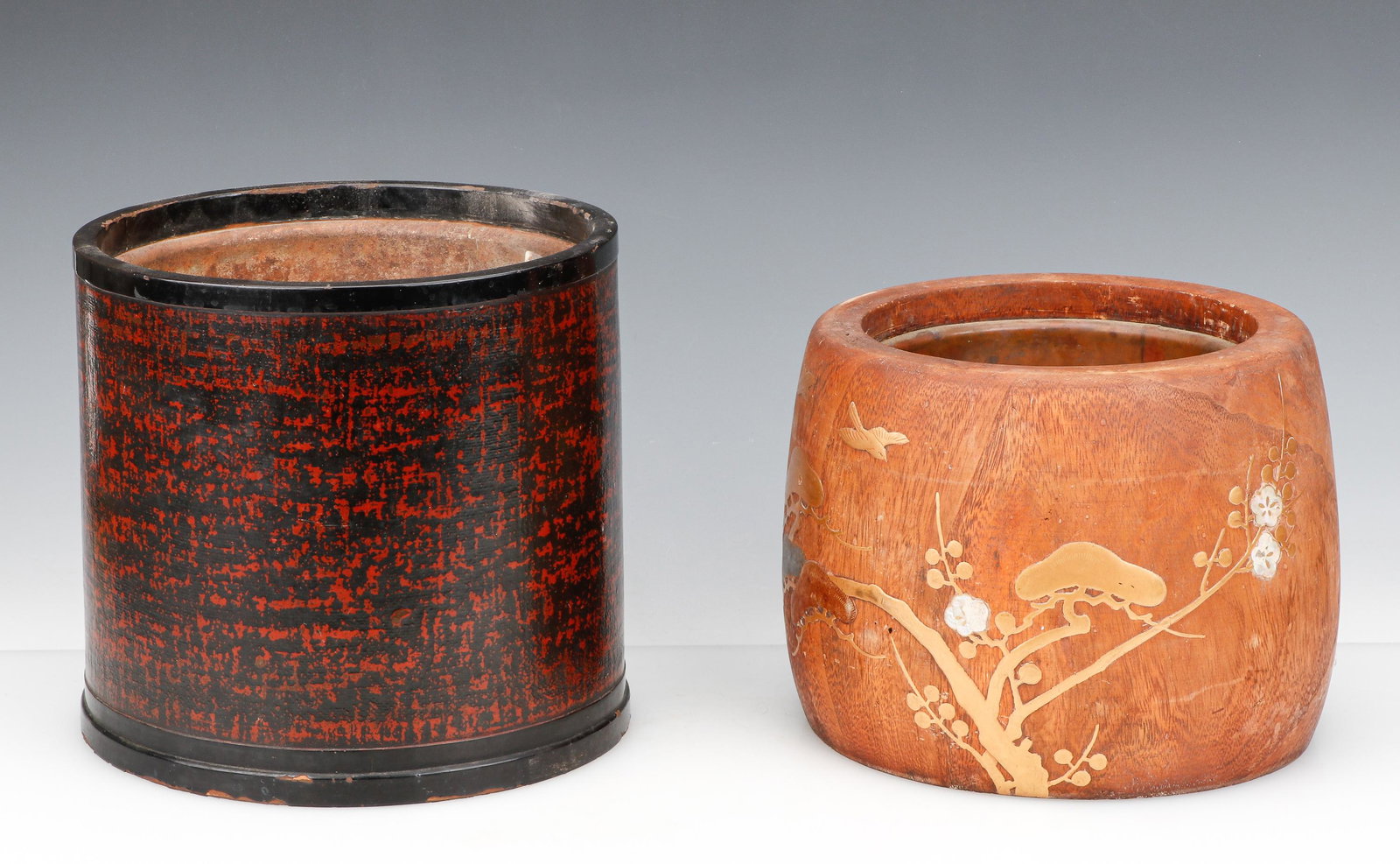 Japanese Carved Elm Mixed Metal Inlaid Hibachi, 19th C.: Japanese Carved Elm Mixed Metal Inlaid Hibachi, 19th C. With copper insert. Size: 8.5'' x 10'' x 10'' (22 x 25 x 25 cm). Together with a lacquered hibachi, with copper insert. Size: 10'' x 11'' x 11''