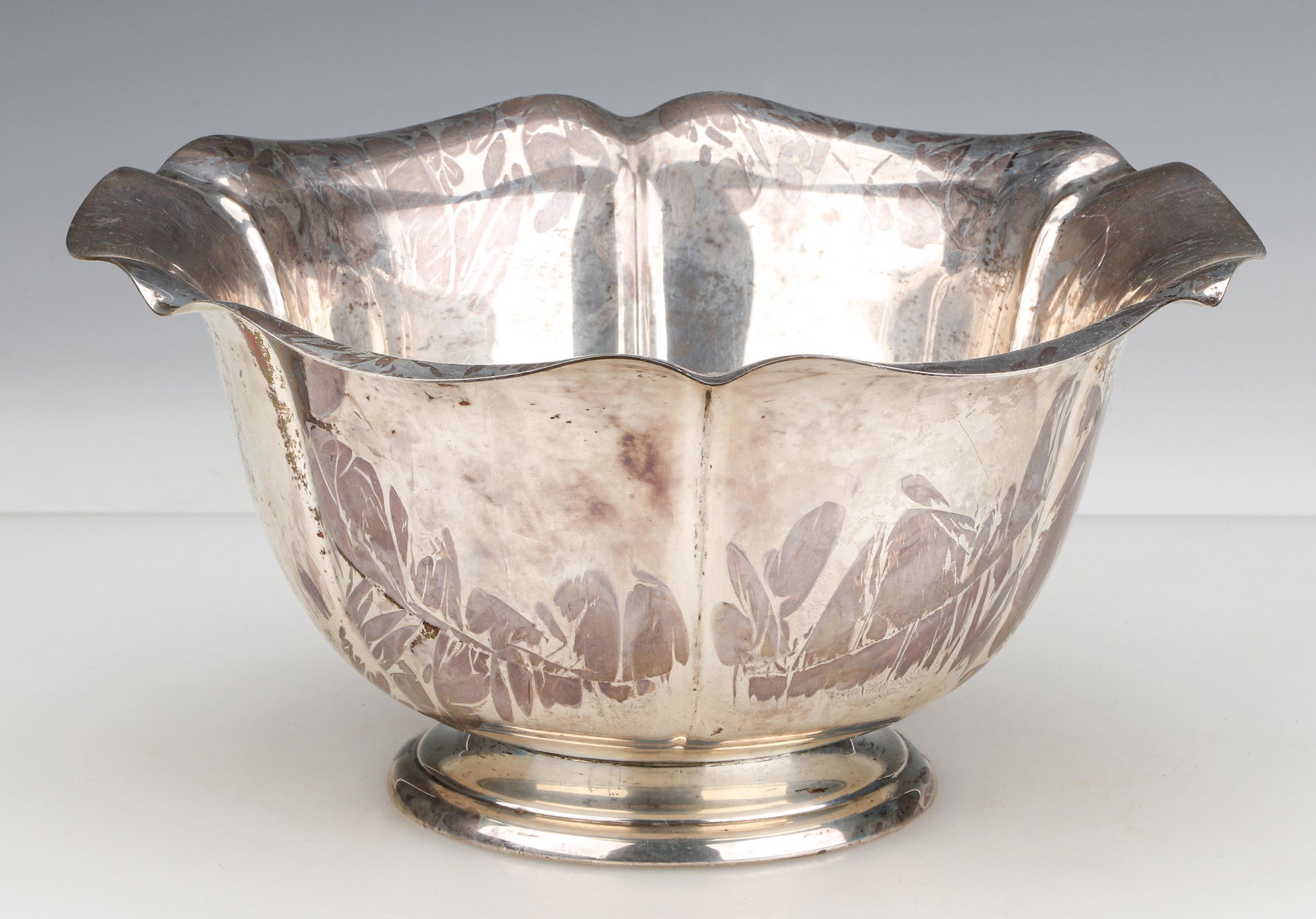 Reed and Barton Sterling Silver Salem 12" Bowl: Reed and Barton Sterling Silver Salem 12" Bowl. Floriform body with shaped and flared rim. Displays minor wear and surface discoloring. Base marked: "Reed & Barton, Sterling, X1572/105, Salem 12 in." 