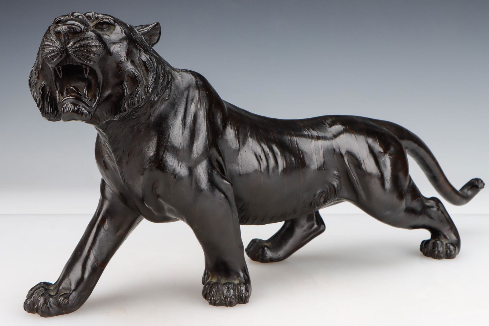 Japanese Bronze Figure of a Tiger, Meiji Period (1 of 6)