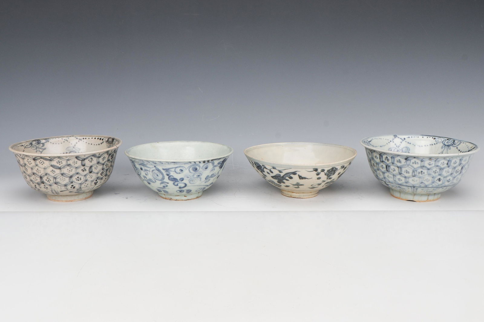 4 Chinese Blue & White Bowls, Ming Dynasty (1 of 4)