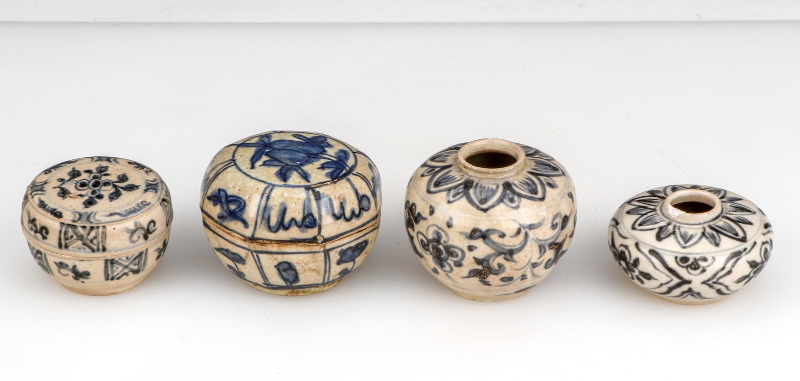 2 Vietnamese Annamese Blue & White Jars and 2 Covered Jars (1 of 7)