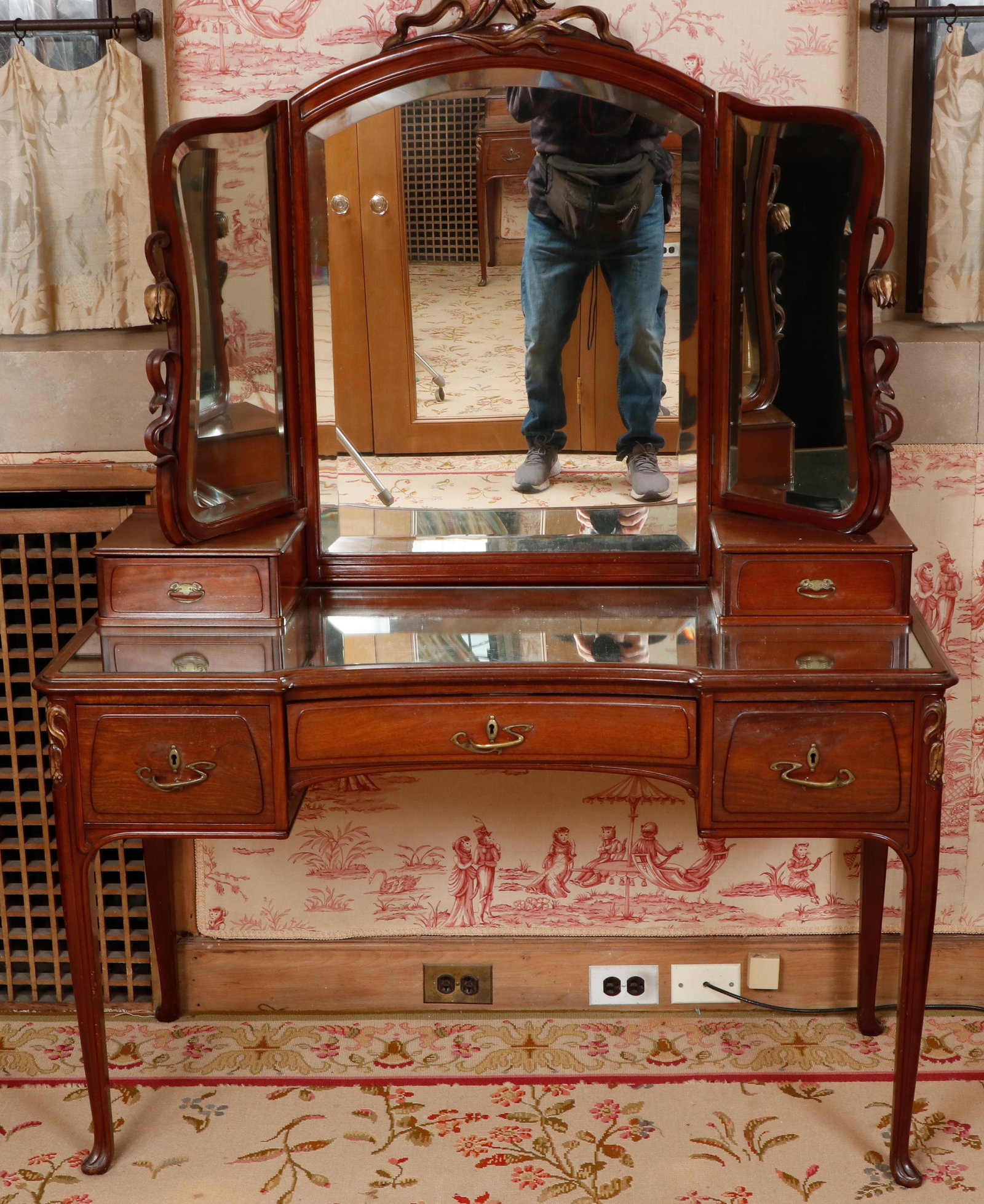 Art Nouveau Style Dressing Table with Triptych Mirror: Art Nouveau Style Dressing Table with Triptych Mirror. Size: 64'' x 48'' x 21.5'' (163 x 122 x 55 cm). Exhibition and Post-Auction Pickup Location: Oakwell Estate, 1835 County Line Rd., Villanova, PA,