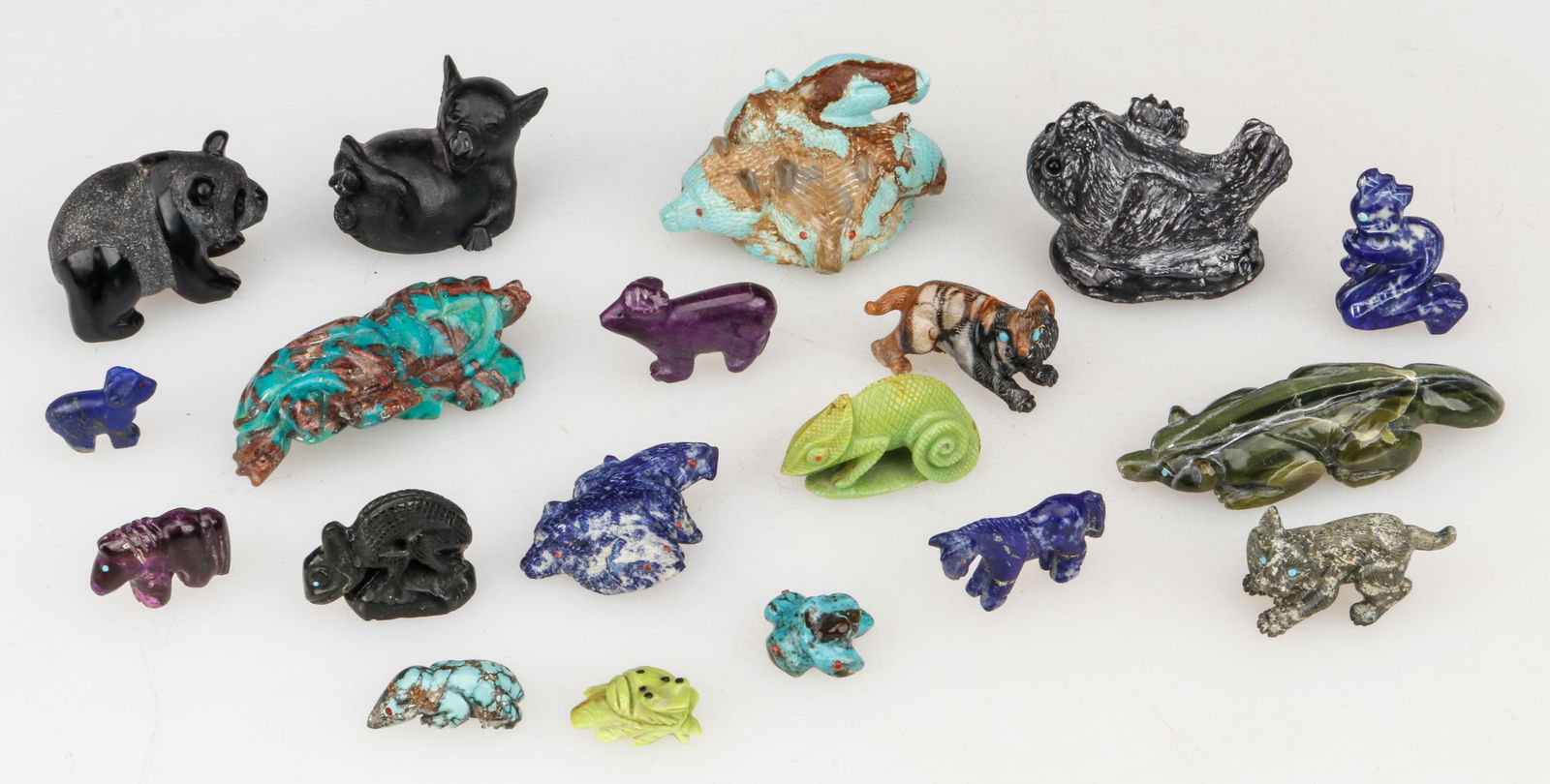 Collector's Lot of Zuni and Navajo Pueblo Carved Semi-Precious Stone Fetishes (1 of 7)