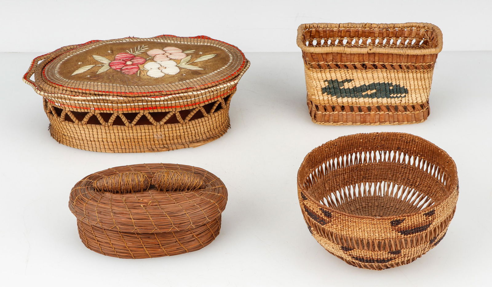 4 Native American Baskets (1 of 4)