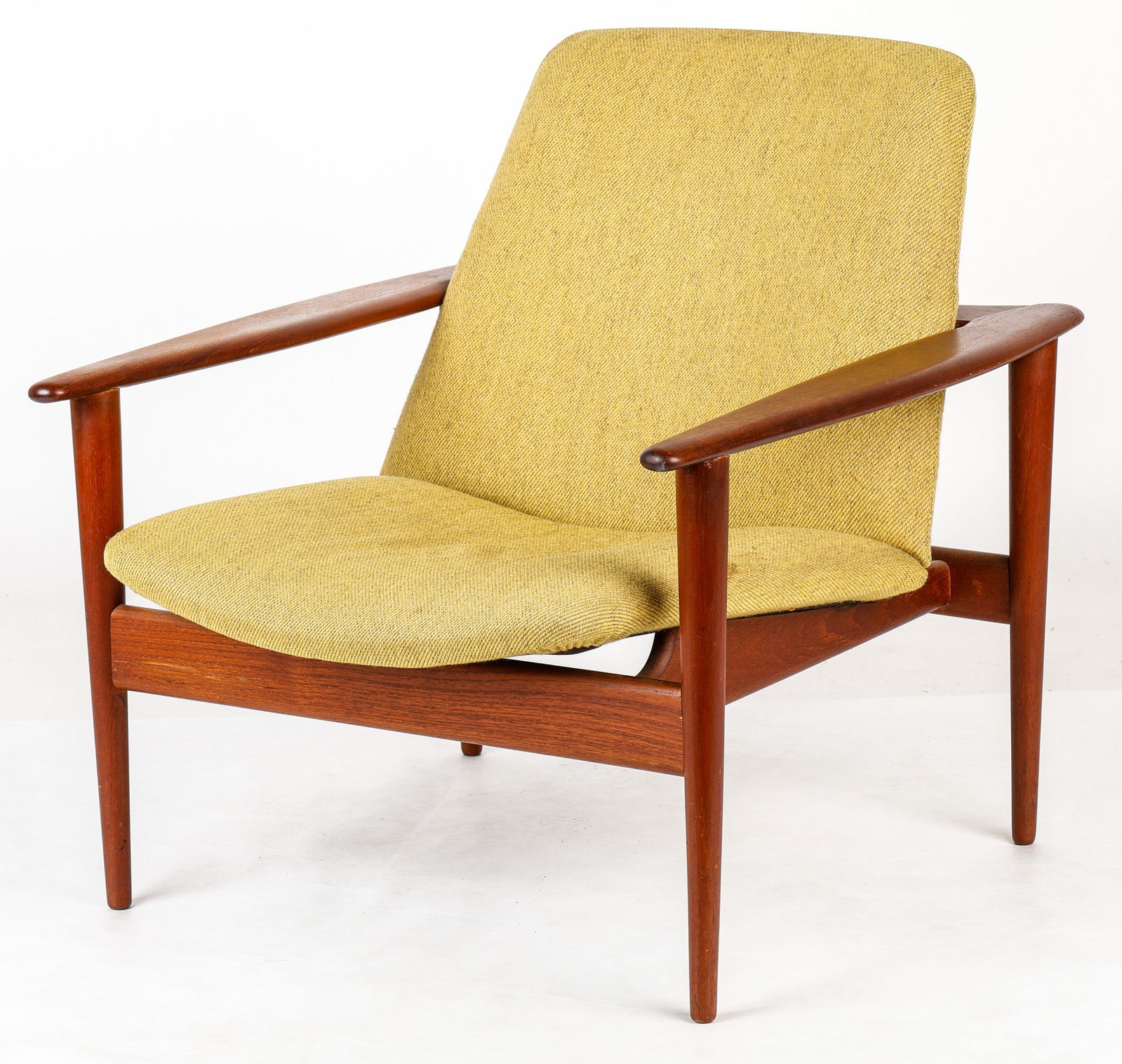 Mid-Century Modern Teak Lounge Chair: Mid-Century Modern Teak Lounge Chair. Size: 28'' x 29'' x 28'' (71 x 74 x 71 cm). Ex. Elizabeth and Richard Ettinghausen estate, Princeton, NJ. After making payment, all furniture buyers must collect 