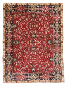 Fine Agra Rug, India, Early 20th C., 8'10'' x 11'8''