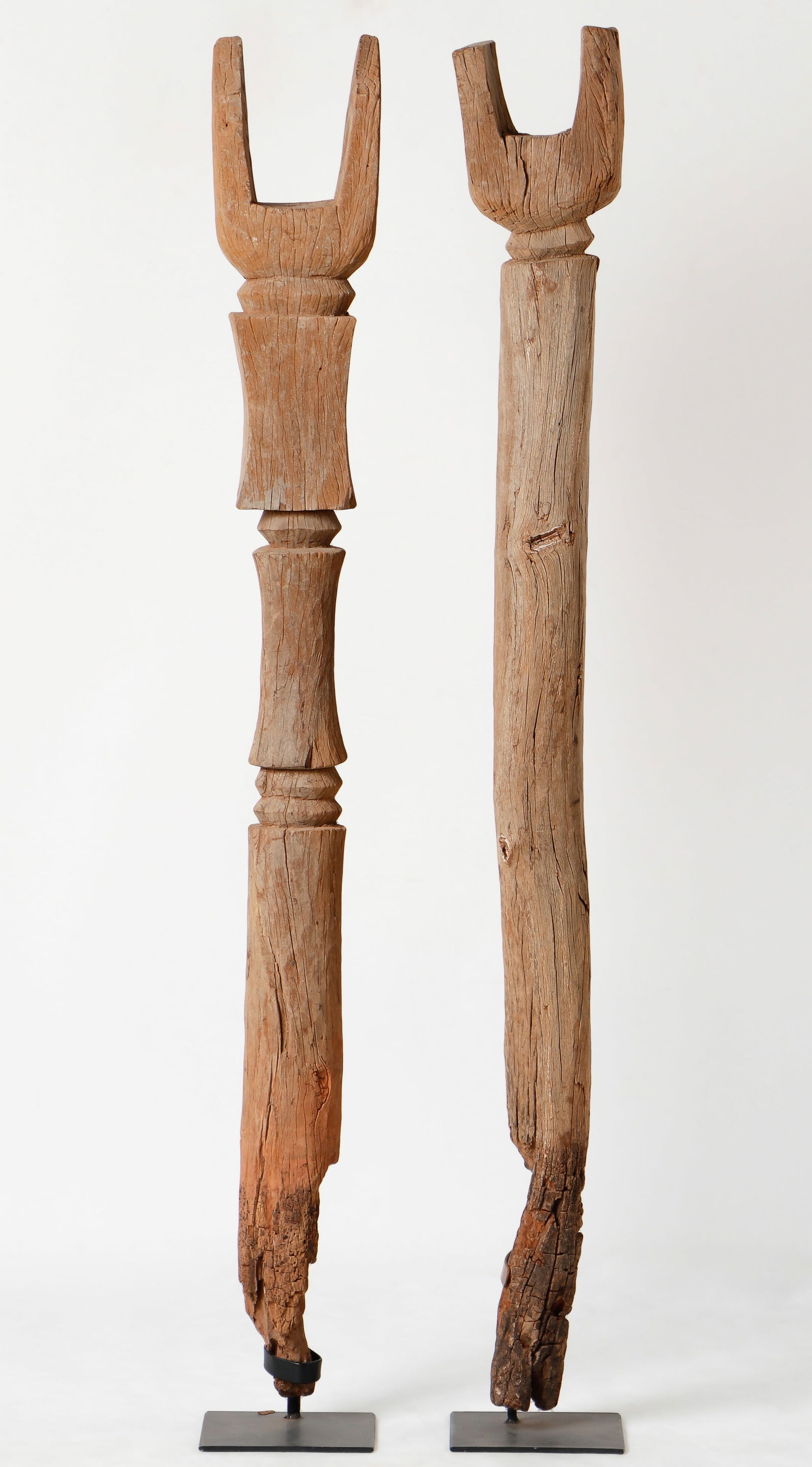 2 Mossi Posts, Burkina Faso, H: 5'4", 5'2" (127 cm) (1 of 4)