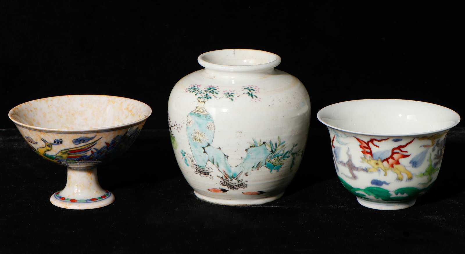 3 Chinese Porcelain Vessels (1 of 8)