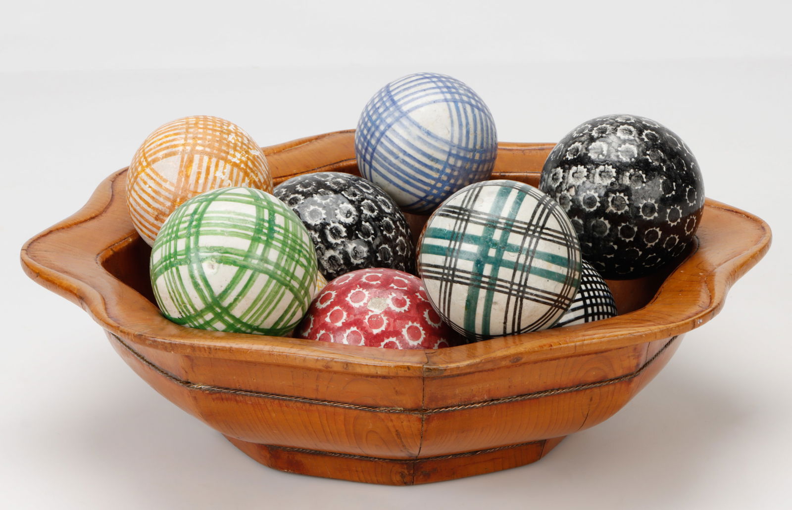 10 Victorian Carpet Balls in Japanese Wooden Bowl (1 of 3)