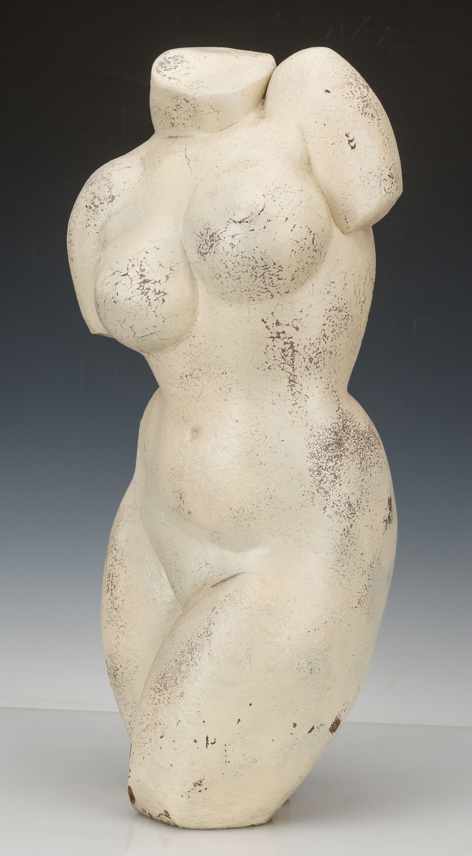 Vintage Art Deco Style Venus Figure: Vintage Art Deco Style Venus Figure. Size: 24'' x 10'' x 10'' (61 x 25 x 25 cm).