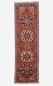Bakhtiari Rug, Persia, Mid 20th C., 4'7'' x 14'6''