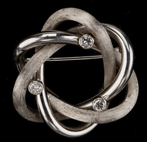 .750 White Gold And Diamond Brooch