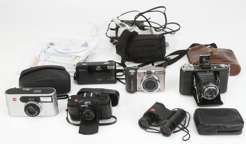 5 Vintage Cameras and 1 Pair of Binoculars