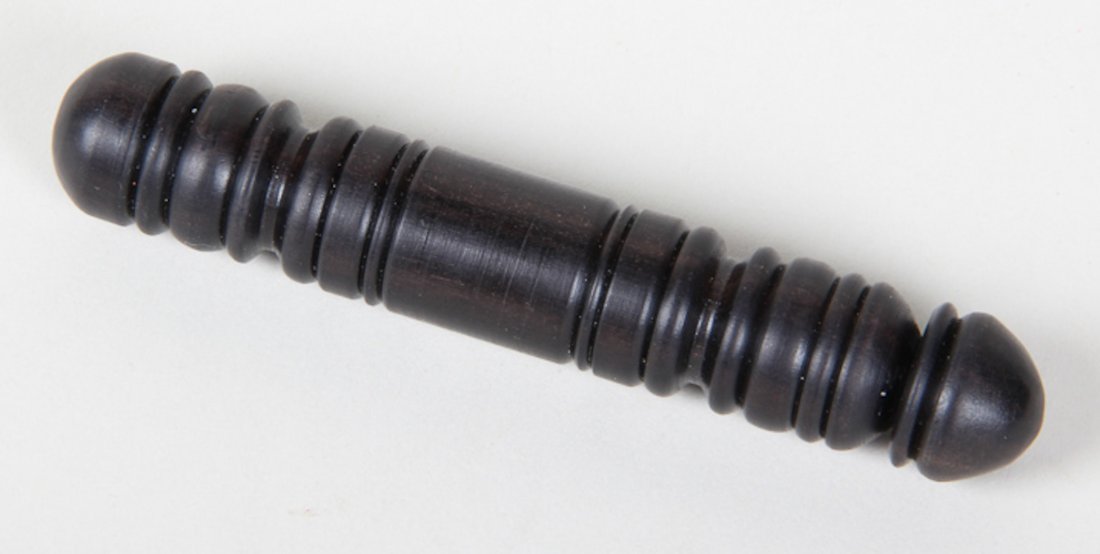 Victorian Needle Case- Etui: Victorian Needle Case, 19th c. 3.75 x 0.75 inches (9 x 1 cm) (case).