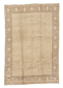 Agra Rug, India, Mid 20th C., 6'1'' x 9'2''