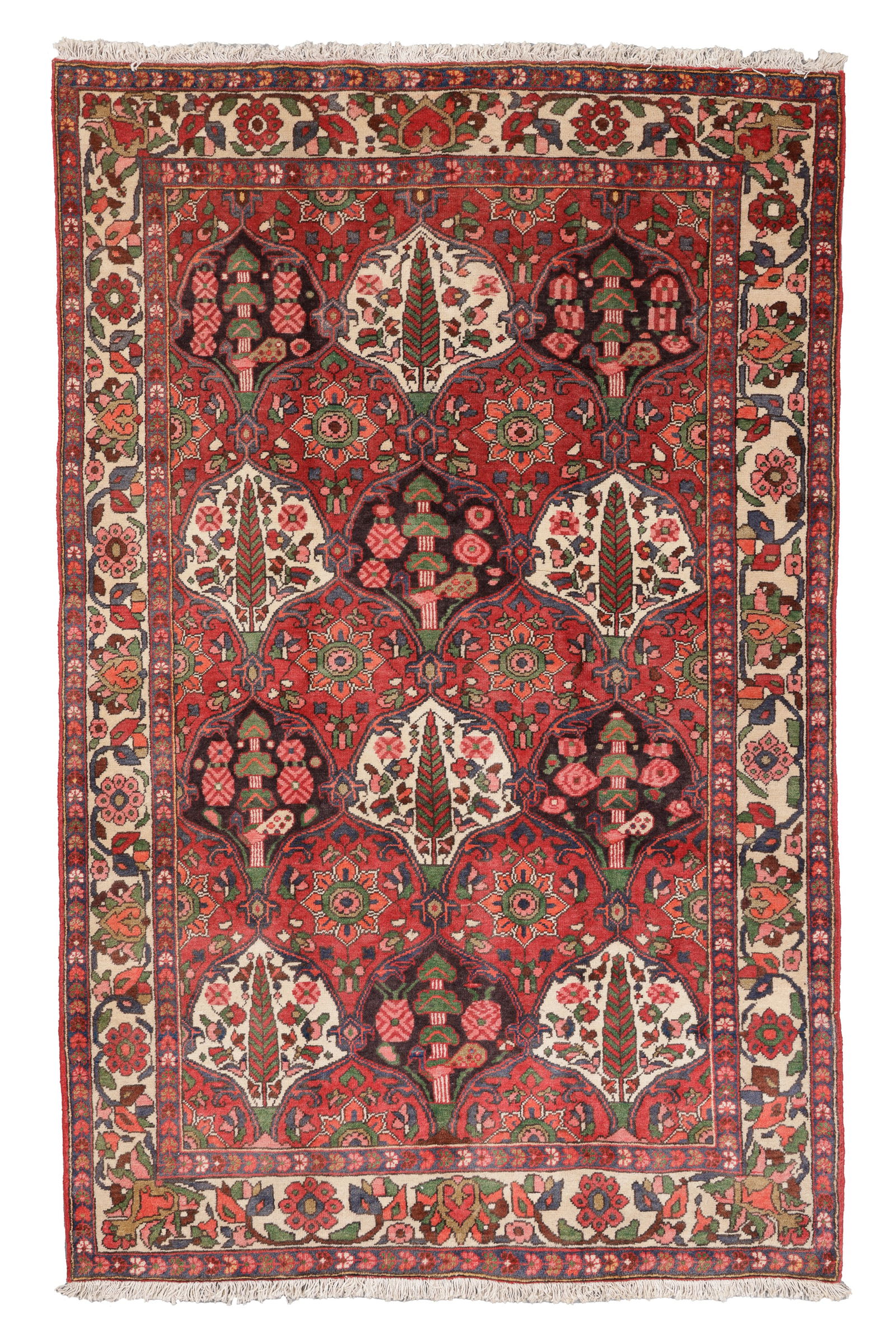 Bakhtiari Rug, Persia, Mid 20th C., 5'3'' x 8'1'': Bakhtiari Rug, Persia, Mid 20th C., 5'3'' x 8'1'' (160 x 246 cm). Weight: 41 lbs. Material: wool pile, cotton warp, cotton weft.