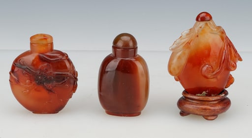 3 Chinese Carved Agate Snuff Bottles, Qing Dynasty