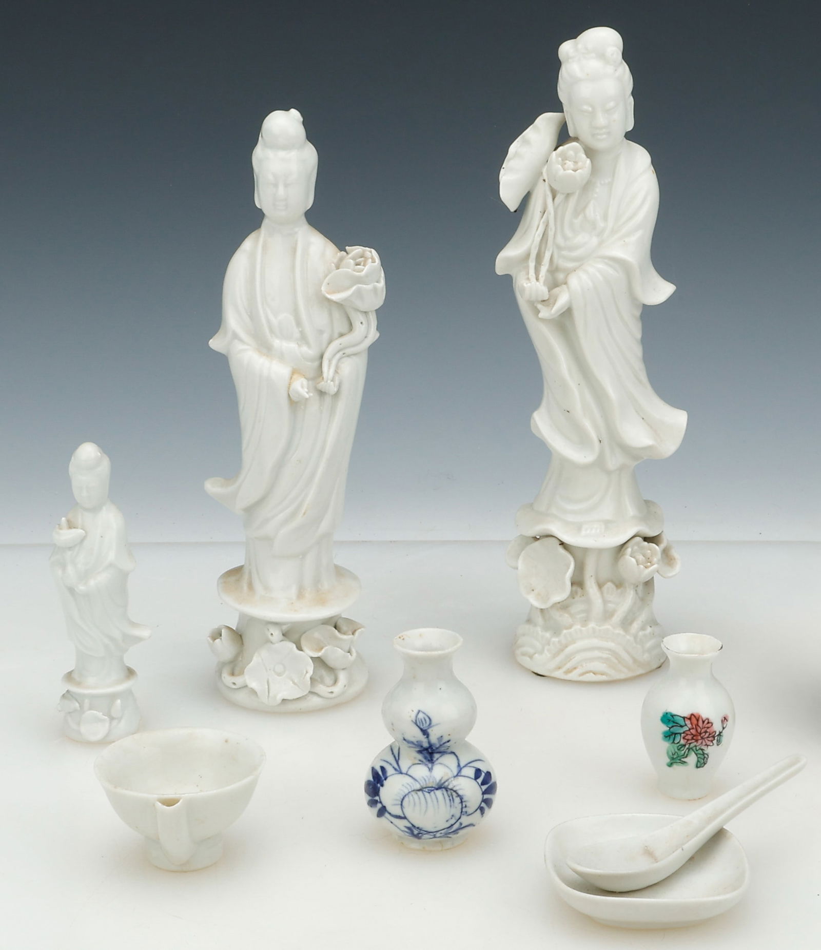 8 Chinese Dehua Blanc de Chine And Porcelain Pieces (1 of 5)