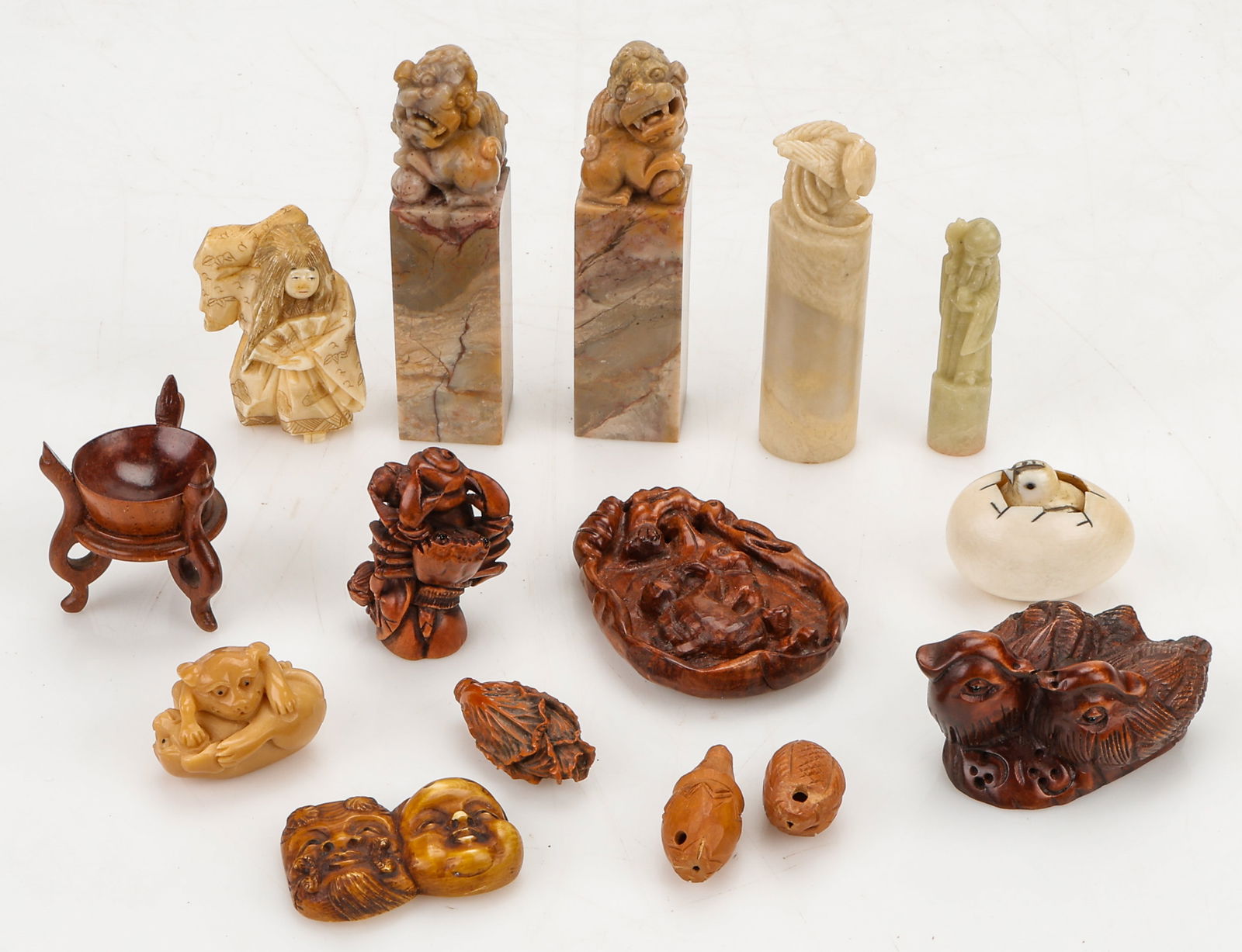 Collection of 14 Japanese Netsukes And Carvings (1 of 7)