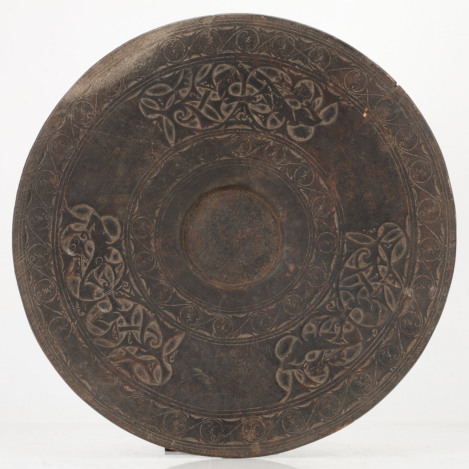 Dayak Carved Wood Ceremonial Bowl, Borneo: Dayak Carved Wood Ceremonial Bowl, Borneo. Size: 3.75'' x 18.75'' x 18.75'' (10 x 48 x 48 cm). Provenance: Private collection since 1980s.