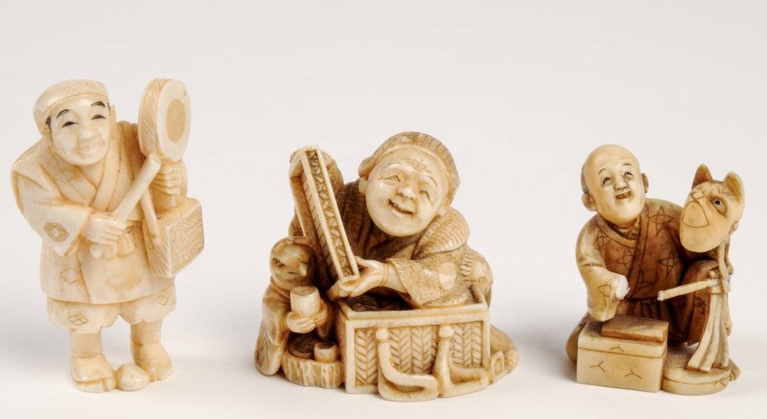 Three Pc Lot Carved Ivory Netsukes- Theater Figures.: Three Pc Lot Carved Ivory Netsukes- Theater Figures. Sizes: Largest: 2" x 1.25" x .5". From the collection of a Pennsylvania gentleman.