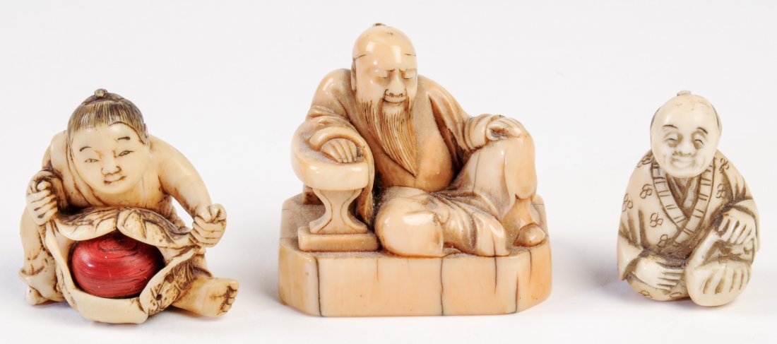 3 Pc Lot Carved Ivory Netsukes- Scholarly Figures: 3 Pc Lot Carved Ivory Netsukes- Scholarly Figures. Sizes: Largest: 1.25" x 1.5" x 1". From the collection of a Pennsylvania gentleman.