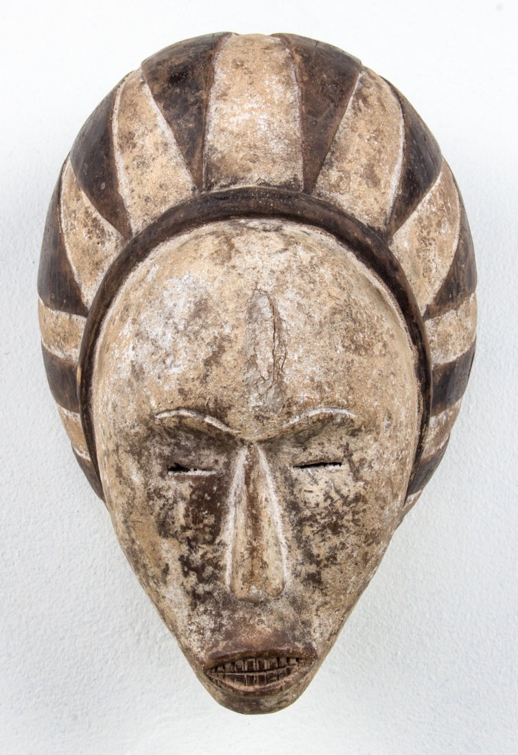African Pende Mask: African Pende Mask. Carved wood. Size: 11" x 7.5" x 7". Provenance: Max Garb, Chicago, Illinois.