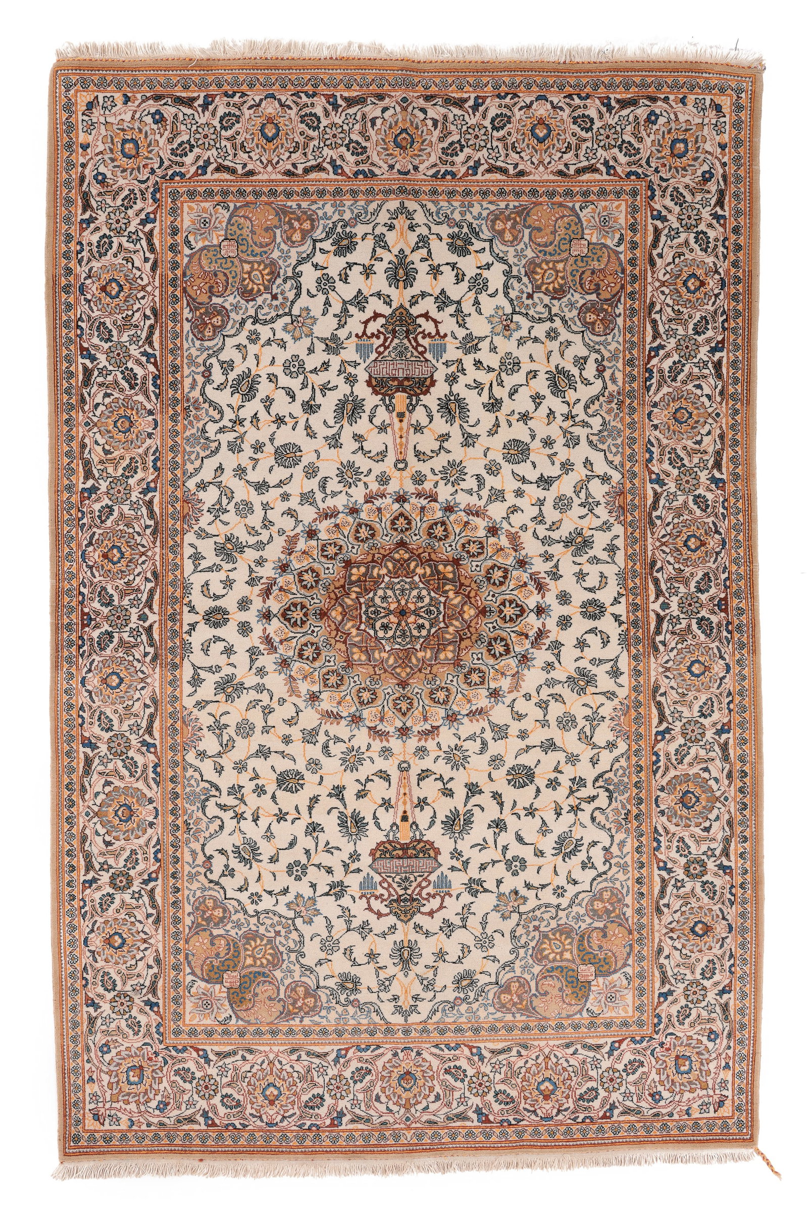 Kashan Rug, Persia, Ca. 1960, 4'6'' x 7'0'': Kashan Rug, Persia, Ca. 1960, 4'6'' x 7'0'' (137 x 213 cm). Weight: 19 lbs. Material: wool pile, cotton warp, cotton weft.