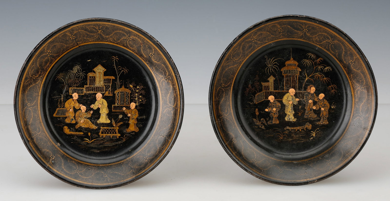 A Pair Of Chinese Gilt Lacquer Plates, 19th Century (1 of 5)