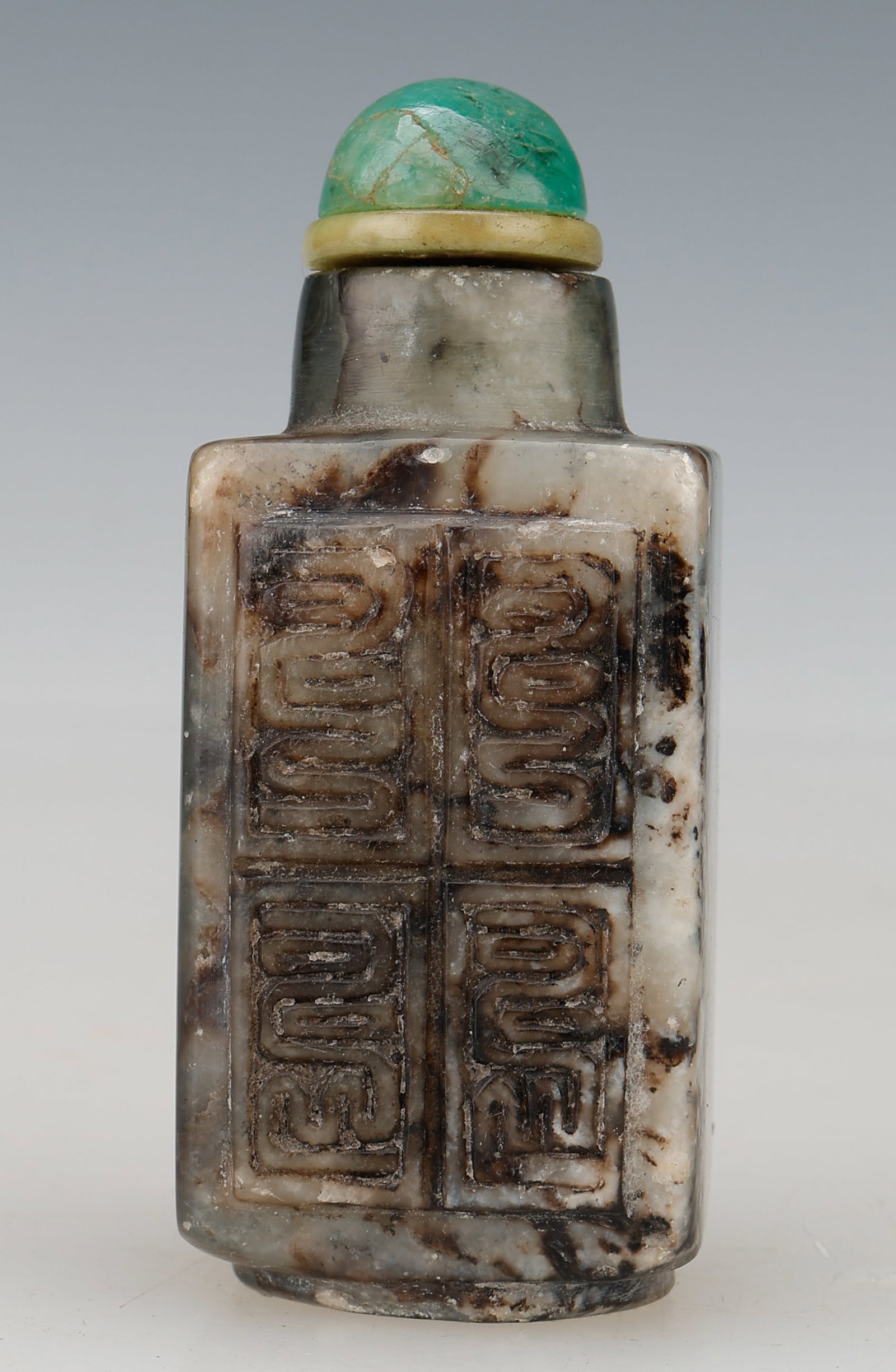 Rare Chinese Mottled Black And White Jade Square-Sided Snuff Bottle, 19th C. (1 of 5)