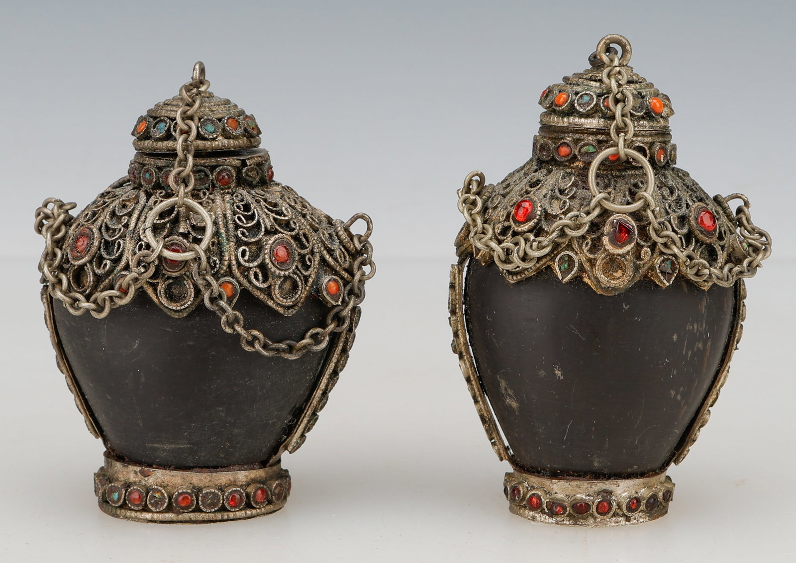 2 Himalyan Horn Snuff Bottles (1 of 6)