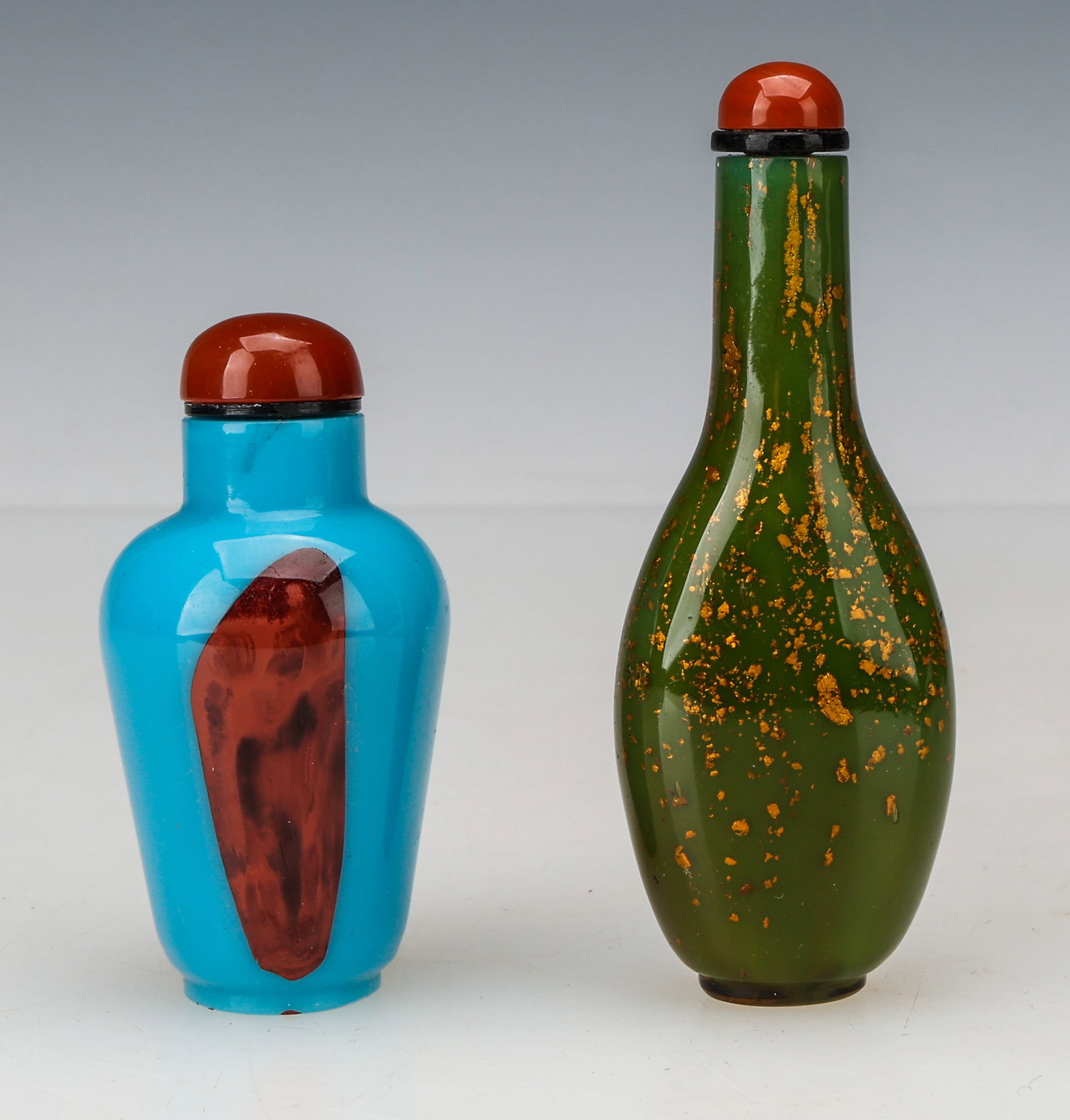 2 Chinese Glass Snuff Bottles, Late Qing Dynasty To Early Republic Period, circa 1880-1920 (1 of 5)