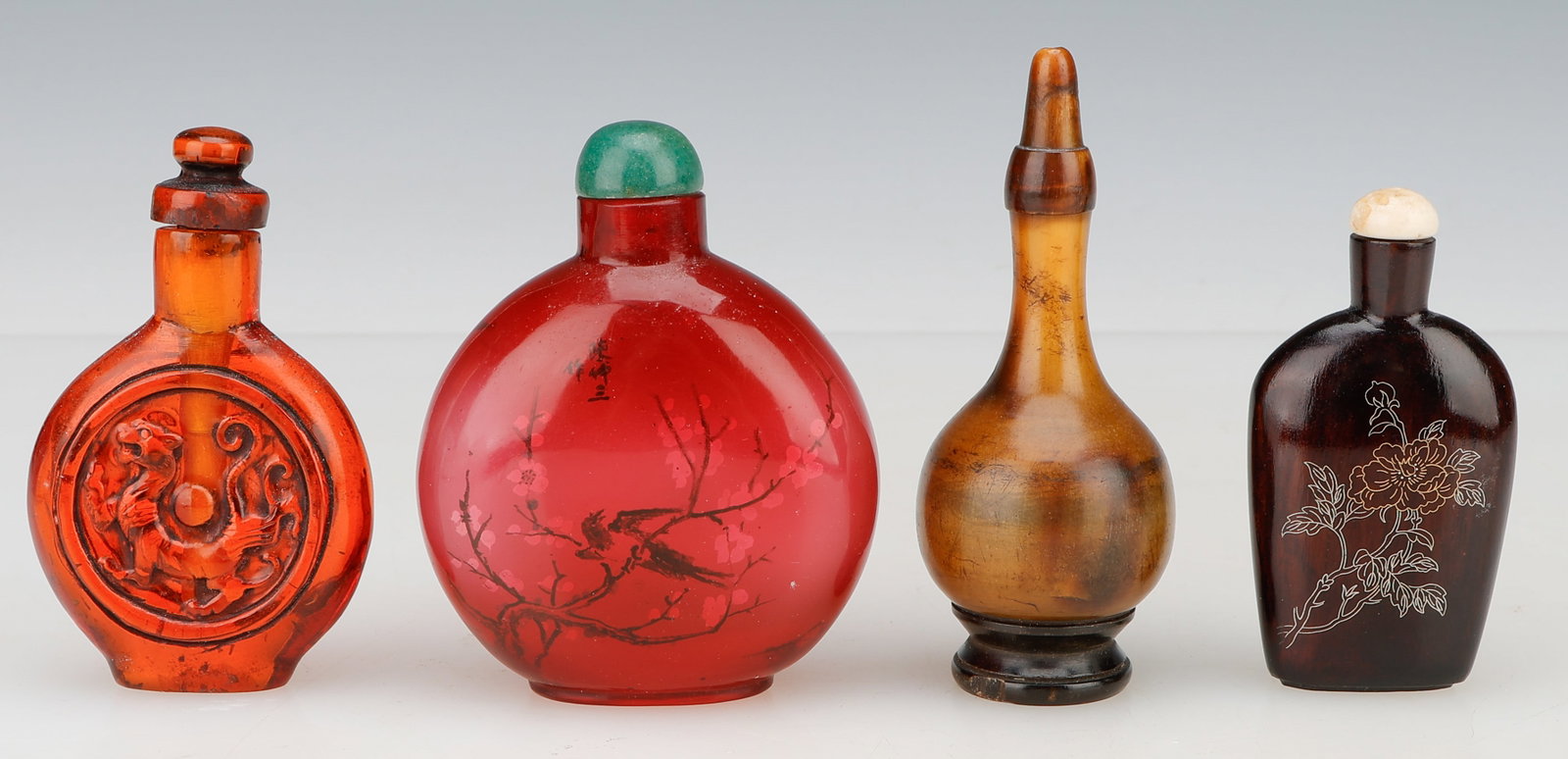 4 Chinese Snuff Bottles (1 of 6)