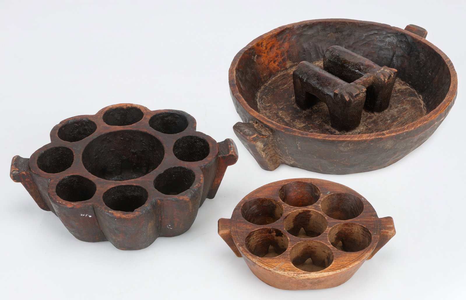 Large Aymara Wood Marriage Bowl And 2 Chiceros: Large Bolivian Aymara Wood Marriage Bowl. South American Quechua or Aymara folk art, hand-carved from one piece of wood, centers a pair of yoked oxen in the bowl's interior. Size: 3'' x 13.5'' x 11.5'