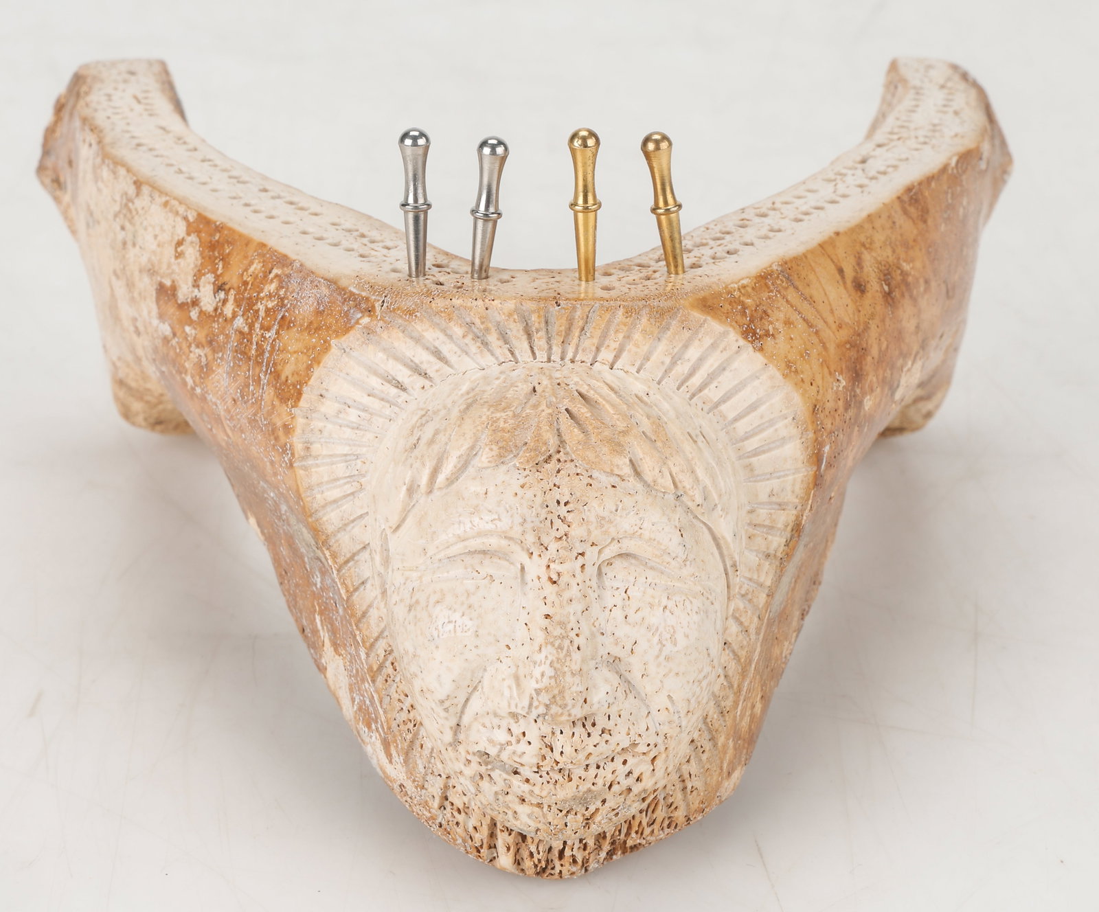 Inuit Walrus Jaw Cribbage Board (1 of 7)